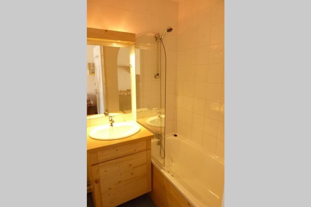 Apartment 4 Personnes Aux Pieds *